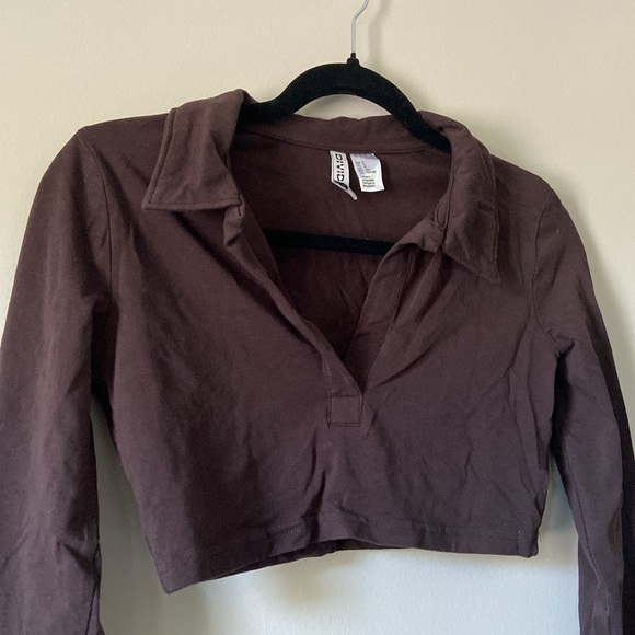 Cropped Collared Long Sleeves - Picture 2 of 4